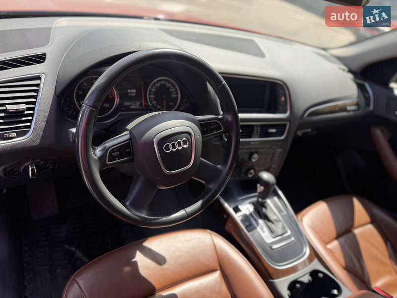 Позашляховик / Кросовер Audi Q5 2011 в Києві