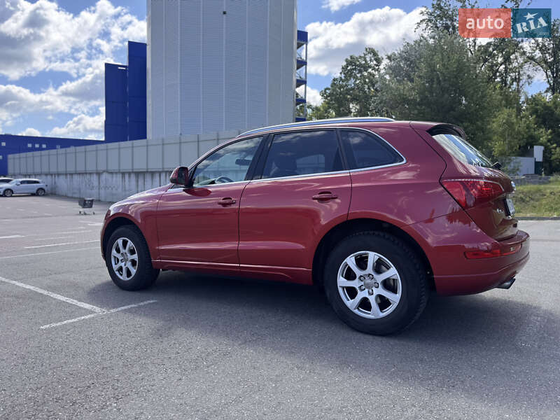 Позашляховик / Кросовер Audi Q5 2011 в Києві
