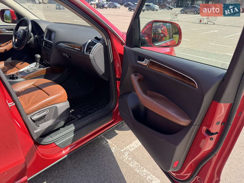 Позашляховик / Кросовер Audi Q5 2011 в Києві