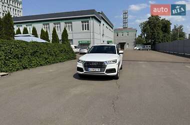Внедорожник / Кроссовер Audi Q5 2017 в 