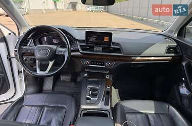 Внедорожник / Кроссовер Audi Q5 2017 в 