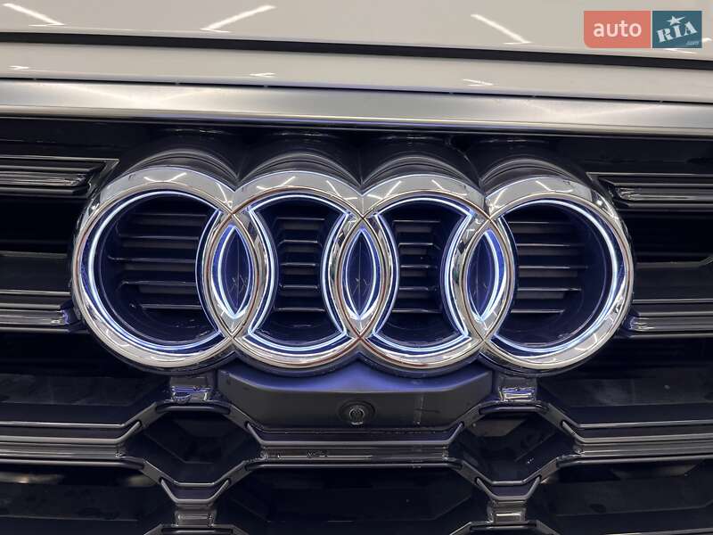 Позашляховик / Кросовер Audi Q5 2022 в Києві