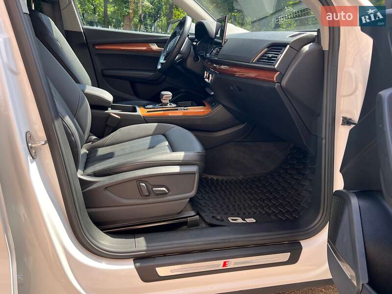 Позашляховик / Кросовер Audi Q5 2022 в Києві