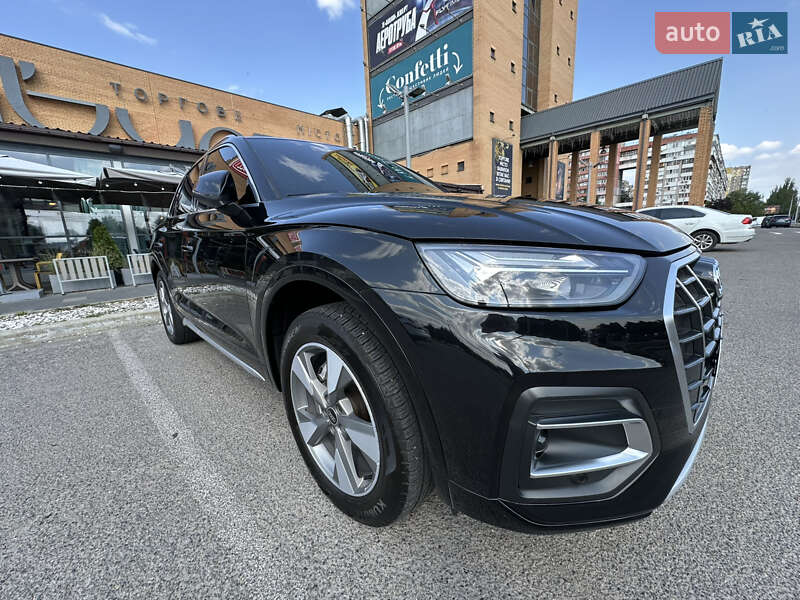 Позашляховик / Кросовер Audi Q5 2022 в Дніпрі