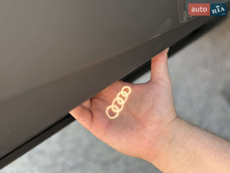Позашляховик / Кросовер Audi Q5 2022 в Дніпрі