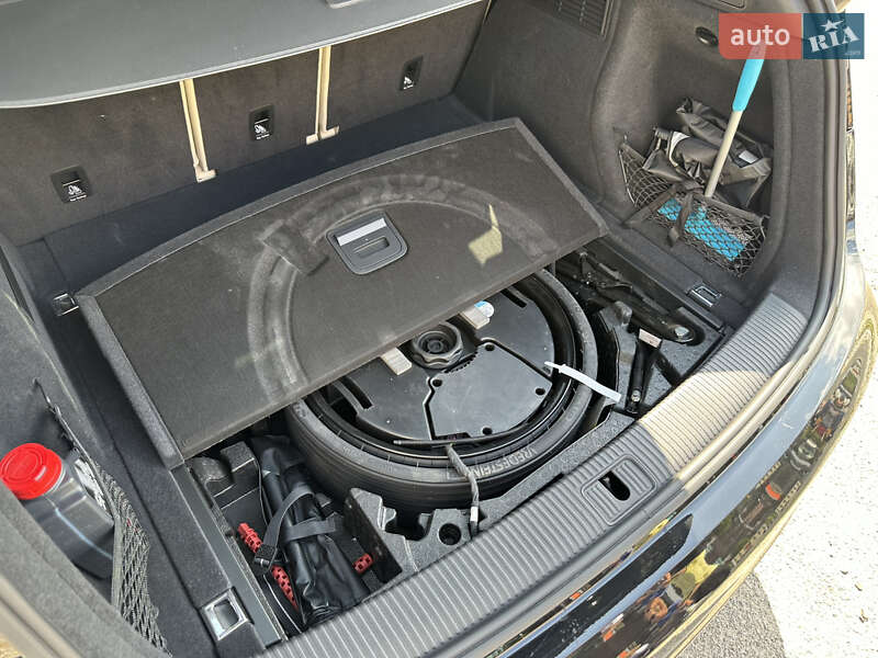 Позашляховик / Кросовер Audi Q5 2022 в Дніпрі