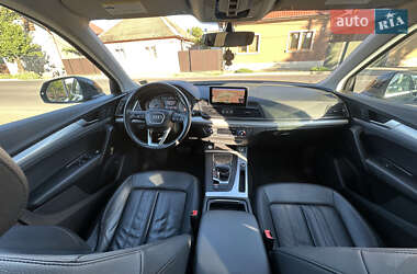 Внедорожник / Кроссовер Audi Q5 2017 в 