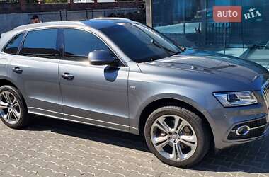Внедорожник / Кроссовер Audi Q5 2015 в 