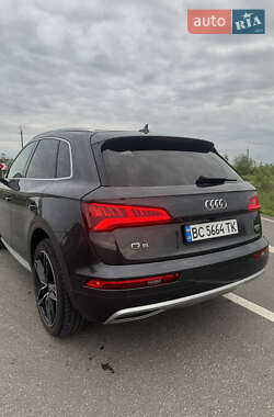 Внедорожник / Кроссовер Audi Q5 2017 в 
