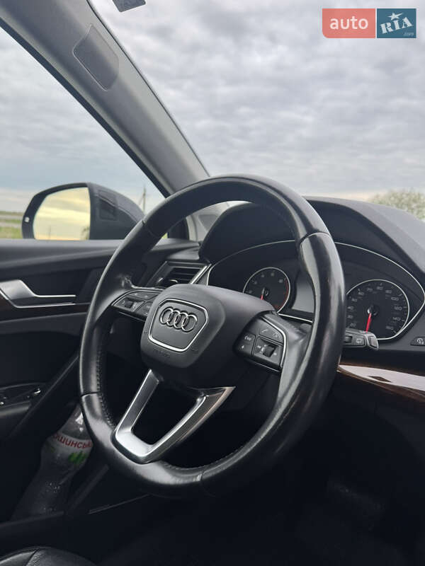 Внедорожник / Кроссовер Audi Q5 2017 в Львове