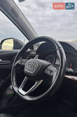Внедорожник / Кроссовер Audi Q5 2017 в 
