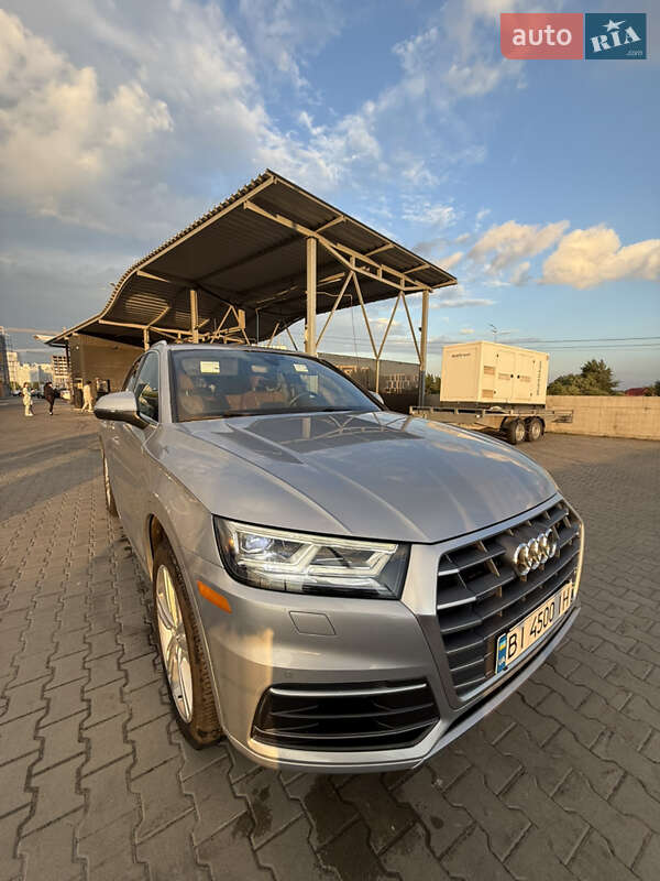 Внедорожник / Кроссовер Audi Q5 2018 в Киеве