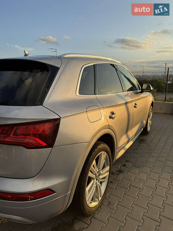 Внедорожник / Кроссовер Audi Q5 2018 в Киеве