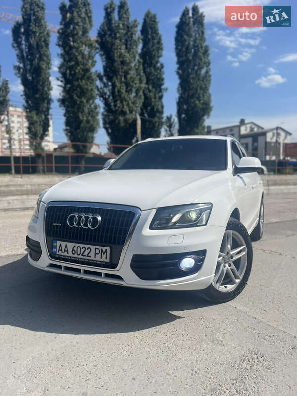 Внедорожник / Кроссовер Audi Q5 2009 в 