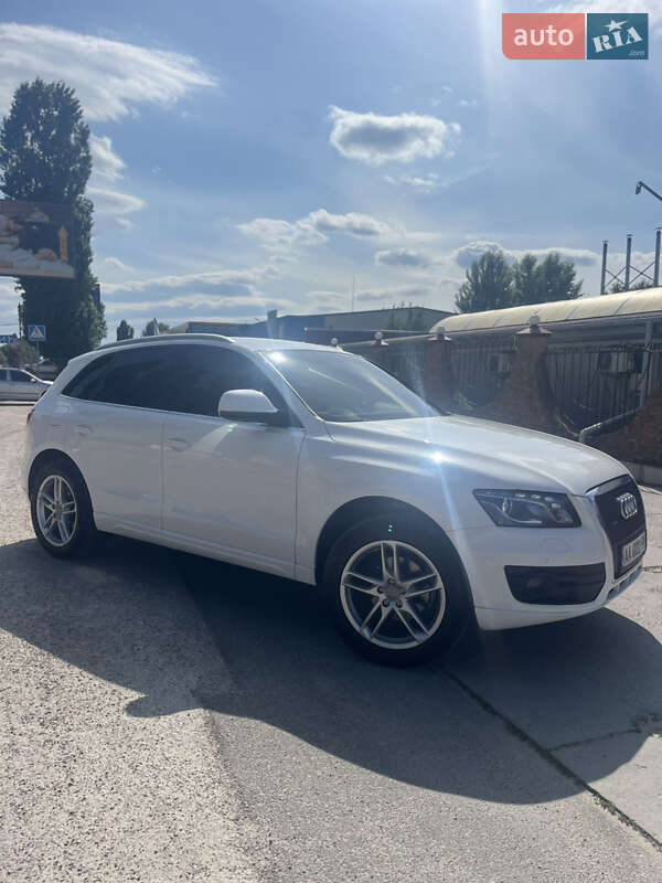 Внедорожник / Кроссовер Audi Q5 2009 в Софиевской Борщаговке
