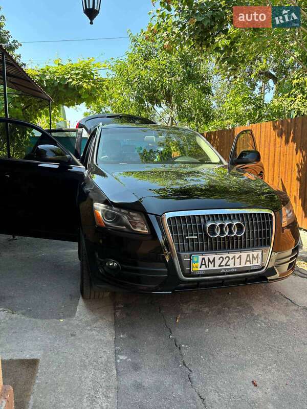 Позашляховик / Кросовер Audi Q5 2011 в Житомирі