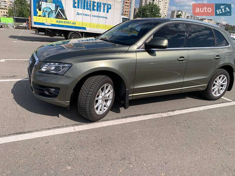 Внедорожник / Кроссовер Audi Q5 2011 в 
