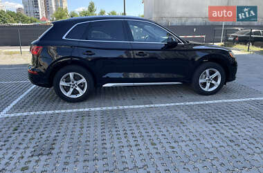 Внедорожник / Кроссовер Audi Q5 2022 в 