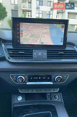 Внедорожник / Кроссовер Audi Q5 2022 в 