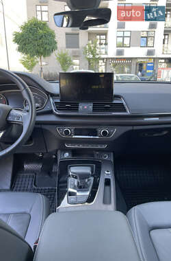 Внедорожник / Кроссовер Audi Q5 2022 в 