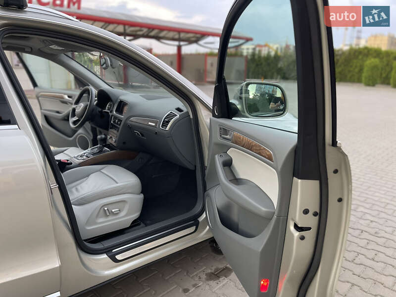 Позашляховик / Кросовер Audi Q5 2012 в Луцьку