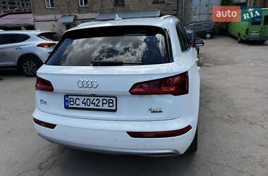 Внедорожник / Кроссовер Audi Q5 2017 в 