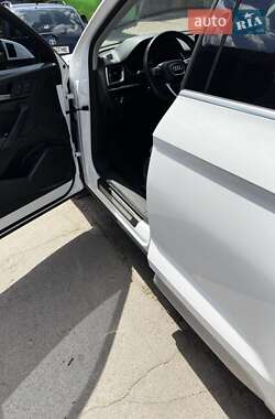 Внедорожник / Кроссовер Audi Q5 2017 в 