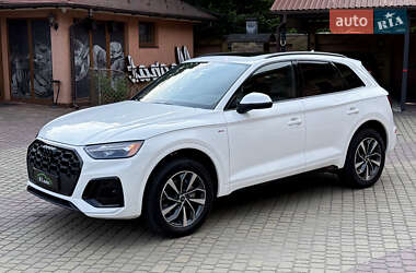 Позашляховик / Кросовер Audi Q5 2024 в 