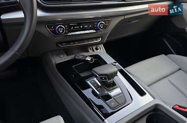 Позашляховик / Кросовер Audi Q5 2024 в 
