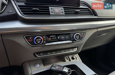 Позашляховик / Кросовер Audi Q5 2024 в 