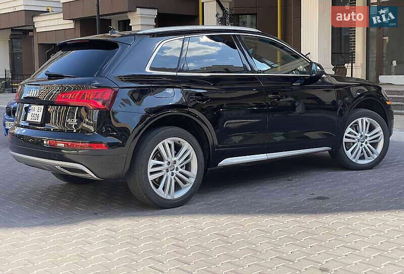 Позашляховик / Кросовер Audi Q5 2018 в Києві