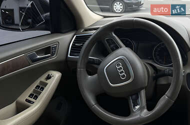 Внедорожник / Кроссовер Audi Q5 2011 в 