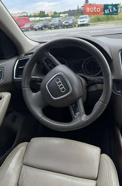 Внедорожник / Кроссовер Audi Q5 2011 в 