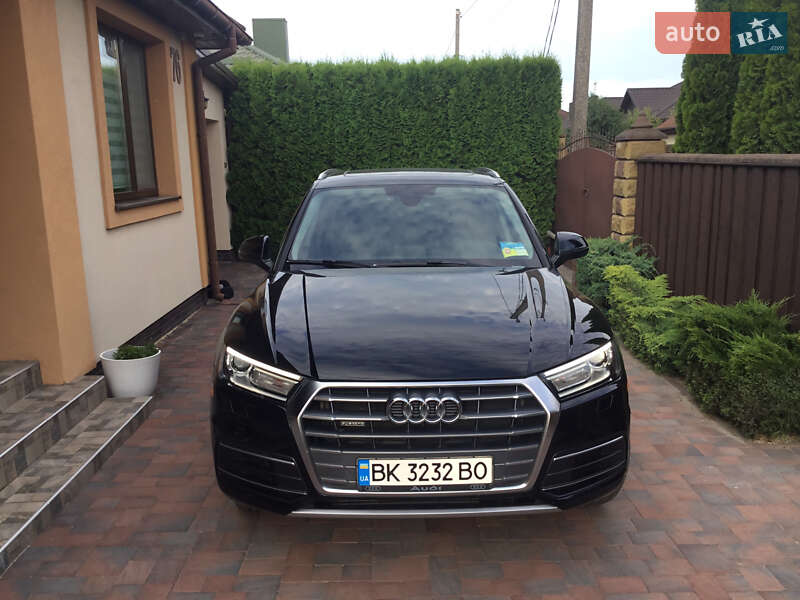 Внедорожник / Кроссовер Audi Q5 2017 в Ровно
