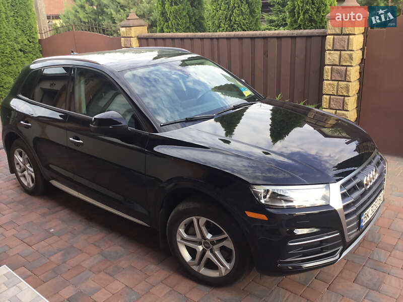 Внедорожник / Кроссовер Audi Q5 2017 в Ровно