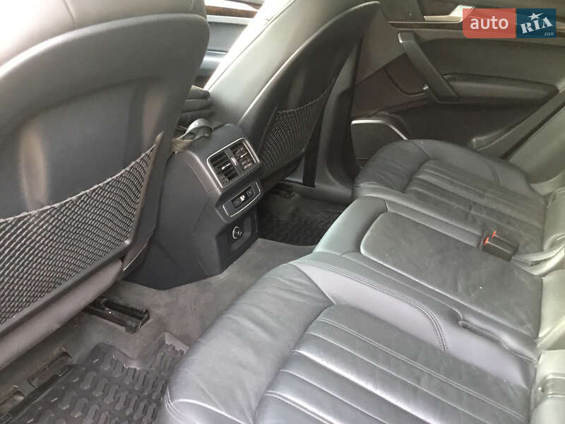 Внедорожник / Кроссовер Audi Q5 2017 в Ровно
