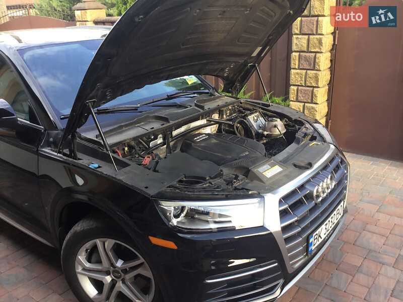 Внедорожник / Кроссовер Audi Q5 2017 в Ровно