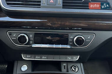Внедорожник / Кроссовер Audi Q5 2019 в 