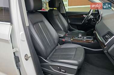Внедорожник / Кроссовер Audi Q5 2018 в 