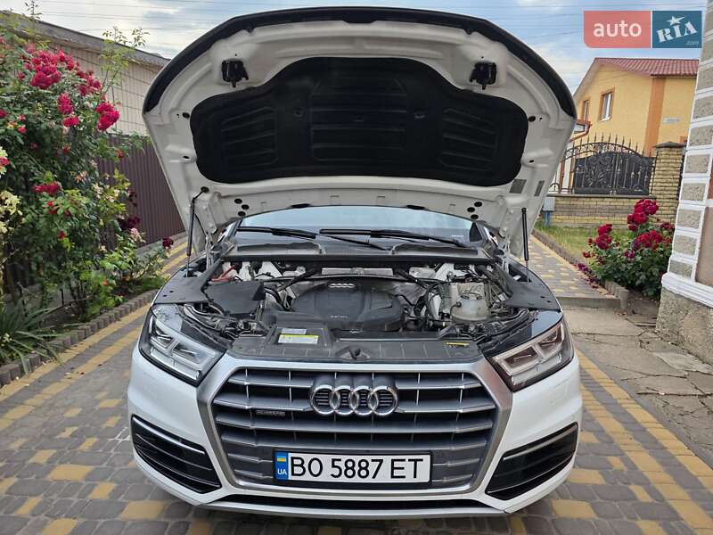 Позашляховик / Кросовер Audi Q5 2018 в Тернополі