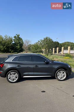 Внедорожник / Кроссовер Audi Q5 2018 в 
