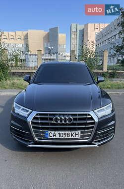 Внедорожник / Кроссовер Audi Q5 2018 в 