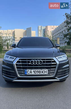 Внедорожник / Кроссовер Audi Q5 2018 в 