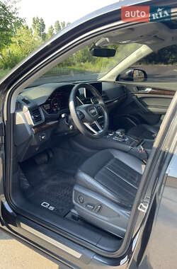 Внедорожник / Кроссовер Audi Q5 2018 в 