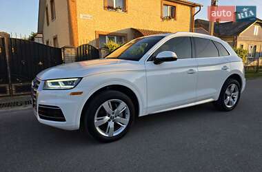 Внедорожник / Кроссовер Audi Q5 2018 в 