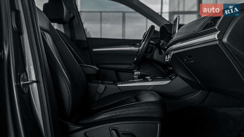 Позашляховик / Кросовер Audi Q5 2018 в Рівному