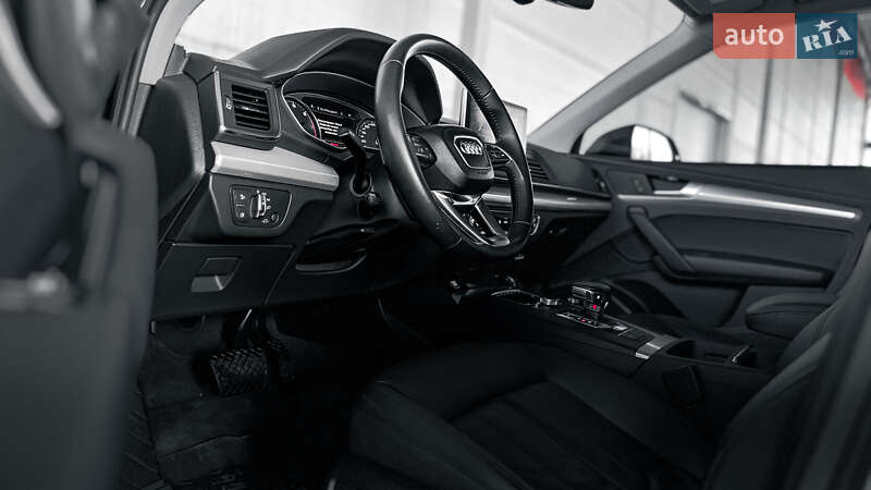 Позашляховик / Кросовер Audi Q5 2018 в Рівному