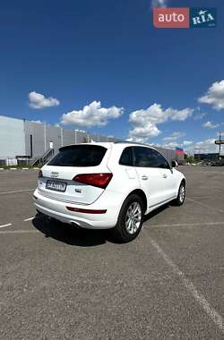 Внедорожник / Кроссовер Audi Q5 2015 в 
