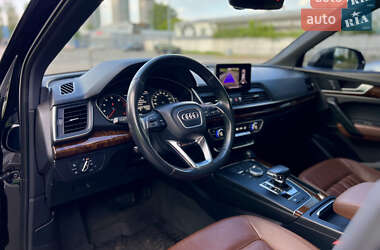 Позашляховик / Кросовер Audi Q5 2017 в 