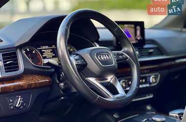 Позашляховик / Кросовер Audi Q5 2017 в 